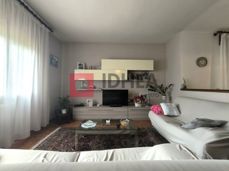 PREGANZIOL. FRESCADA

Inserito in piacevole contesto residenziale, nel cuore di Frescada, proponi...