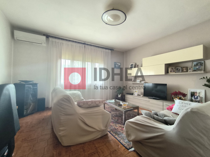 PREGANZIOL. FRESCADA

Inserito in piacevole contesto residenziale, nel cuore di Frescada, proponi...