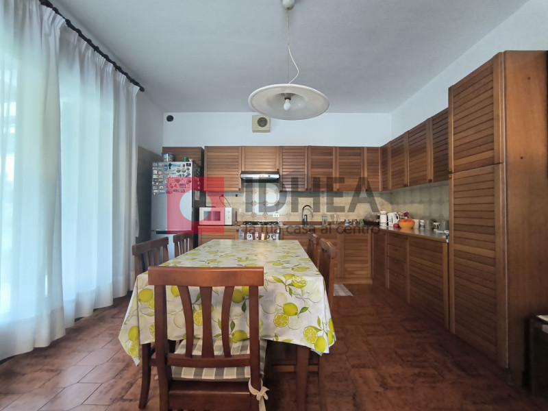 PREGANZIOL. FRESCADA

Inserito in piacevole contesto residenziale, nel cuore di Frescada, proponi...