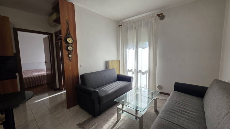 Proponiamo in vendita un grazioso appartamento bilocale di 37 mq situato nella tranquilla e ricer...