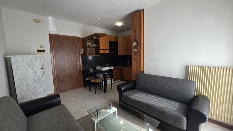 Proponiamo in vendita un grazioso appartamento bilocale di 37 mq situato nella tranquilla e ricer...