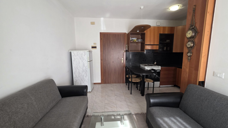 Proponiamo in vendita un grazioso appartamento bilocale di 37 mq situato nella tranquilla e ricer...