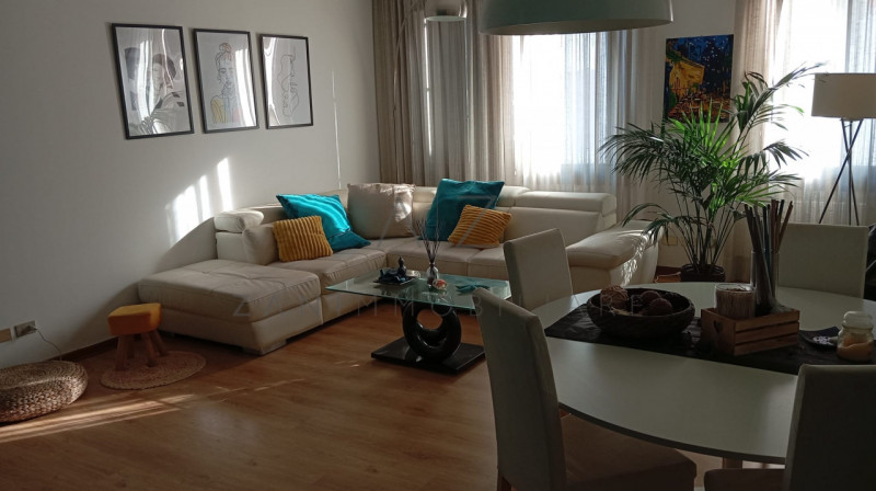 Proponiamo appartamento due camere e due bagni in affitto, nel pieno centro di Castelfranco Venet...