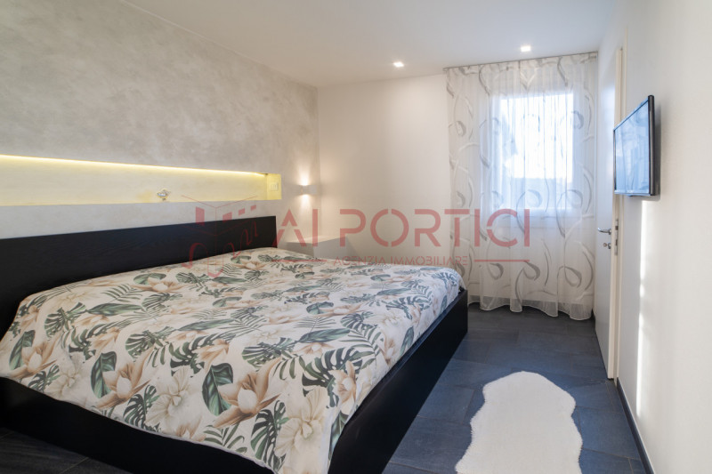 PIOVE DI SACCO Centro Storico - Elegante APPARTAMENTO situato nel cuore del Centro Storico che co...