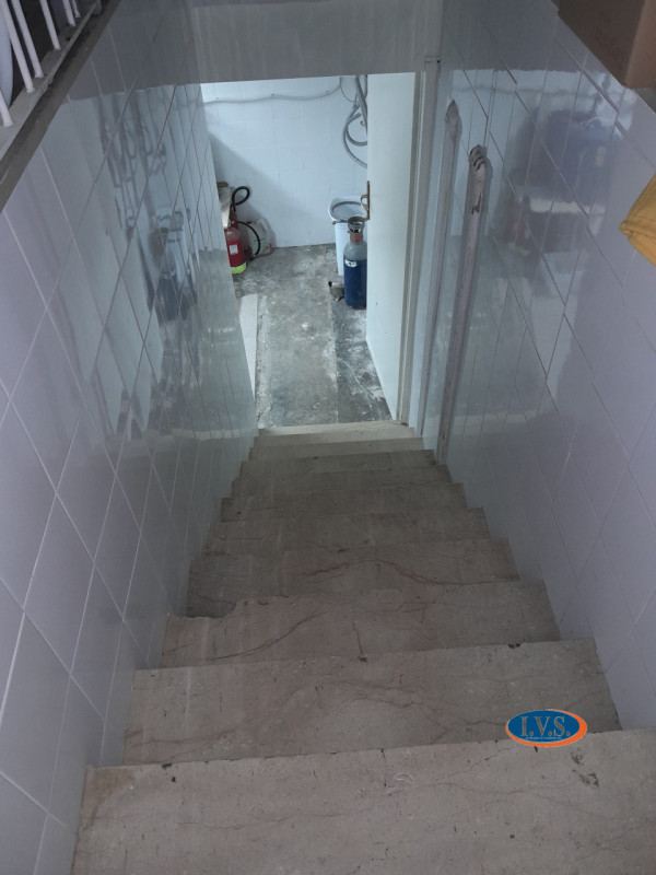 VICENZA (VI) - ZONA STADIO - In zona di grande visibilità VENDESI LOCALE CON ATTIVITA' DI BAR sto...