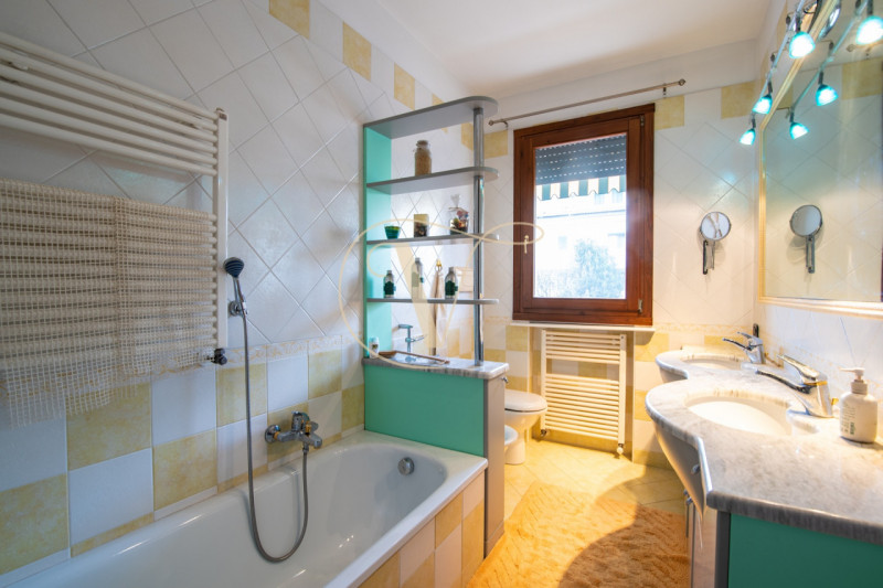 Albignasego – Via della Croce Verde, N. 15

In zona residenziale tranquilla e comoda ai principal...