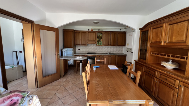 Interessante soluzione indipendente contornata da circa 1.000mq di giardino.

Edificata nel 1995,...