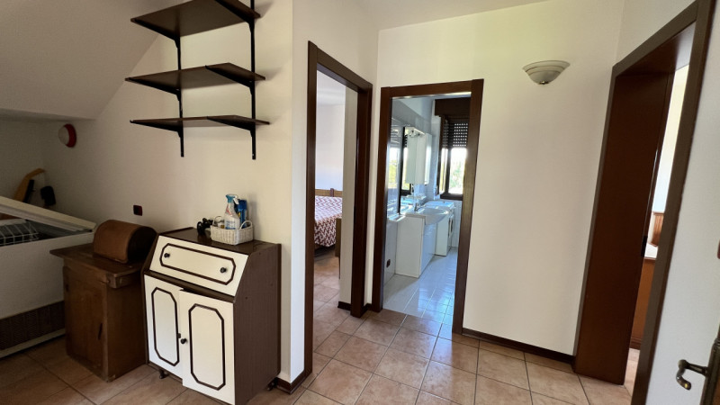 Interessante soluzione indipendente contornata da circa 1.000mq di giardino.

Edificata nel 1995,...