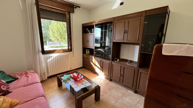 Interessante soluzione indipendente contornata da circa 1.000mq di giardino.

Edificata nel 1995,...