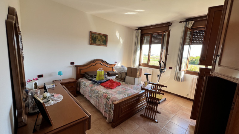 Interessante soluzione indipendente contornata da circa 1.000mq di giardino.

Edificata nel 1995,...