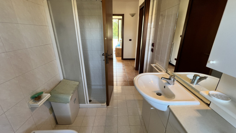 Interessante soluzione indipendente contornata da circa 1.000mq di giardino.

Edificata nel 1995,...