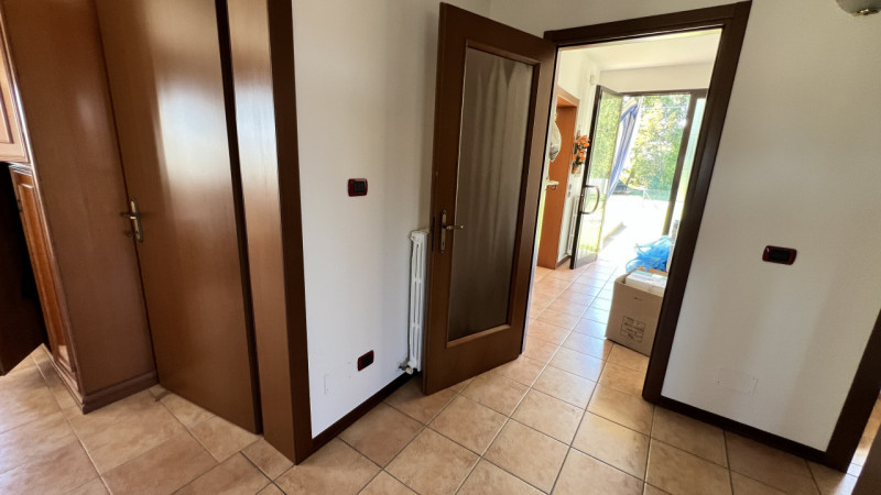 Interessante soluzione indipendente contornata da circa 1.000mq di giardino.

Edificata nel 1995,...