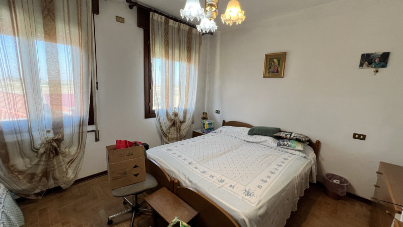 Interessante soluzione indipendente contornata da circa 1.000mq di giardino.

Edificata nel 1995,...