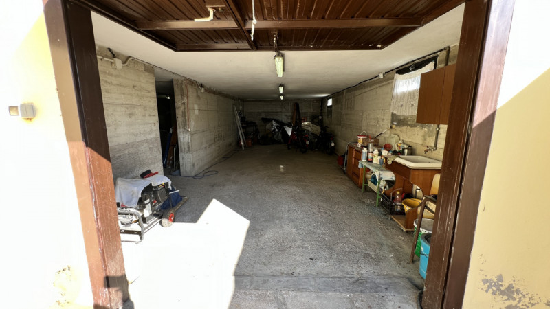 Interessante soluzione indipendente contornata da circa 1.000mq di giardino.

Edificata nel 1995,...