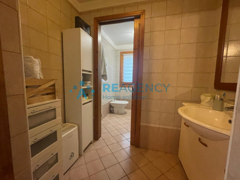 SOVIZZO - Colle 

CERCHI UN'ABITAZIONE SEMIDIPENDETE DAGLI AMPI SPAZI IN ZONA COLLINARE MOLTO TRA...