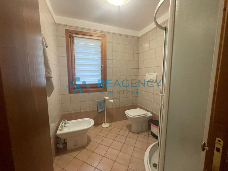 SOVIZZO - Colle 

CERCHI UN'ABITAZIONE SEMIDIPENDETE DAGLI AMPI SPAZI IN ZONA COLLINARE MOLTO TRA...