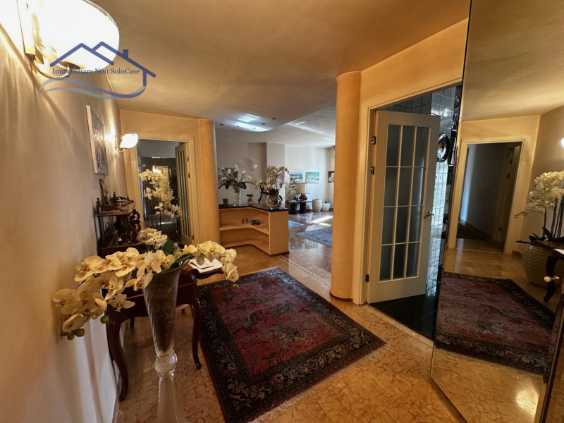 ZONA ARCELLA/SS. TRINITA', ed esattamente in Via BUONARROTI, proponiamo in vendita un bell' appar...