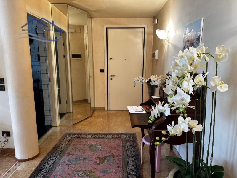 ZONA ARCELLA/SS. TRINITA', ed esattamente in Via BUONARROTI, proponiamo in vendita un bell' appar...