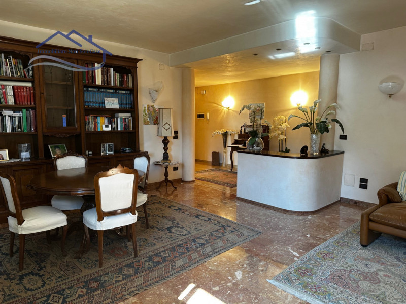 ZONA ARCELLA/SS. TRINITA', ed esattamente in Via BUONARROTI, proponiamo in vendita un bell' appar...