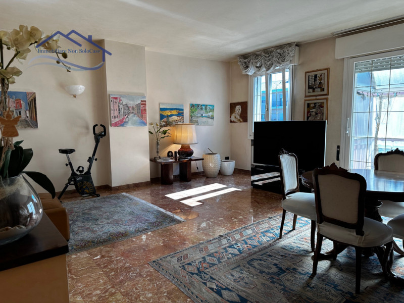 ZONA ARCELLA/SS. TRINITA', ed esattamente in Via BUONARROTI, proponiamo in vendita un bell' appar...