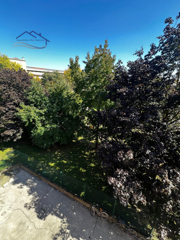 ZONA ARCELLA/SS. TRINITA', ed esattamente in Via BUONARROTI, proponiamo in vendita un bell' appar...