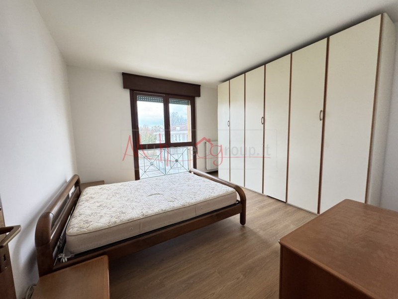 SAONARA - Vicino al Municipio di Saonara proponiamo in esclusiva appartamento al secondo e ultimo...