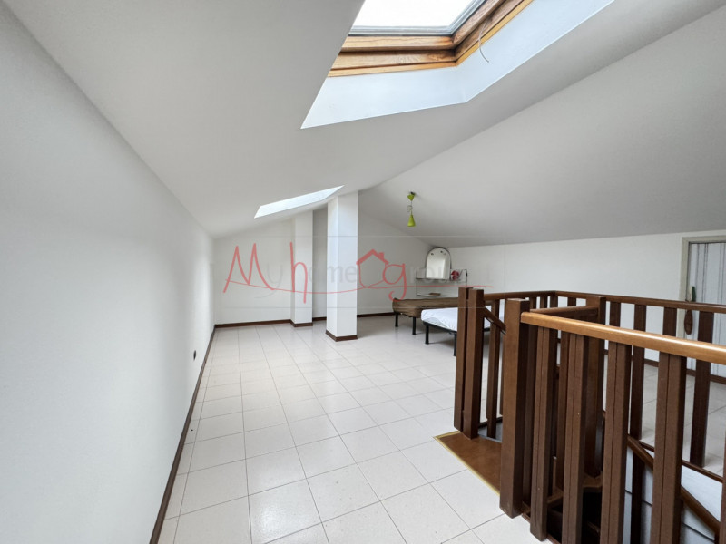 SAONARA - Vicino al Municipio di Saonara proponiamo in esclusiva appartamento al secondo e ultimo...