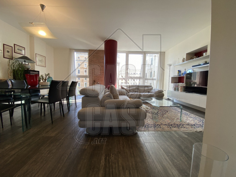 Nel cuore della città, all’interno di un palazzo prestigioso con servizio di portineria, proponia...