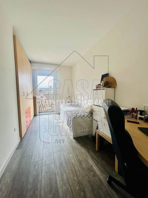 Nel cuore della città, all’interno di un palazzo prestigioso con servizio di portineria, proponia...