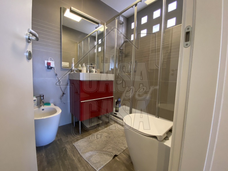 Nel cuore della città, all’interno di un palazzo prestigioso con servizio di portineria, proponia...