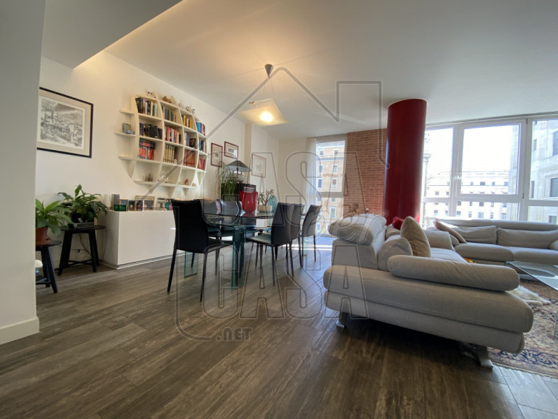 Nel cuore della città, all’interno di un palazzo prestigioso con servizio di portineria, proponia...