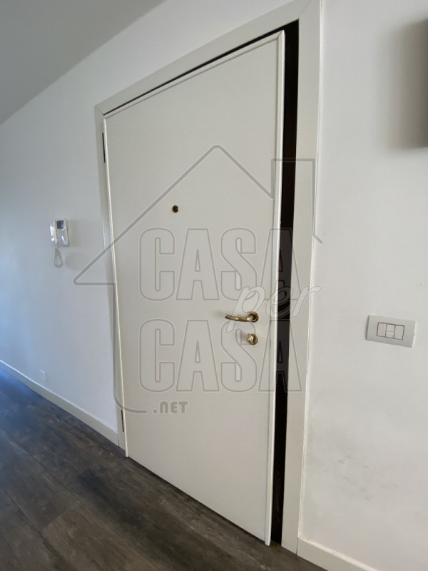 Nel cuore della città, all’interno di un palazzo prestigioso con servizio di portineria, proponia...