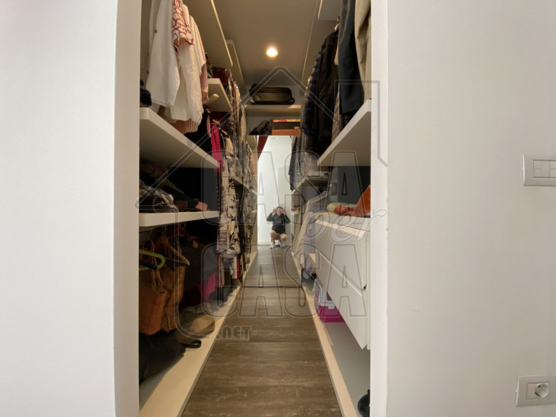 Nel cuore della città, all’interno di un palazzo prestigioso con servizio di portineria, proponia...