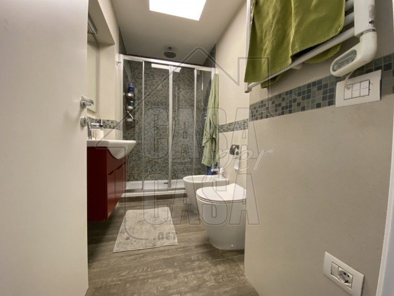 Nel cuore della città, all’interno di un palazzo prestigioso con servizio di portineria, proponia...