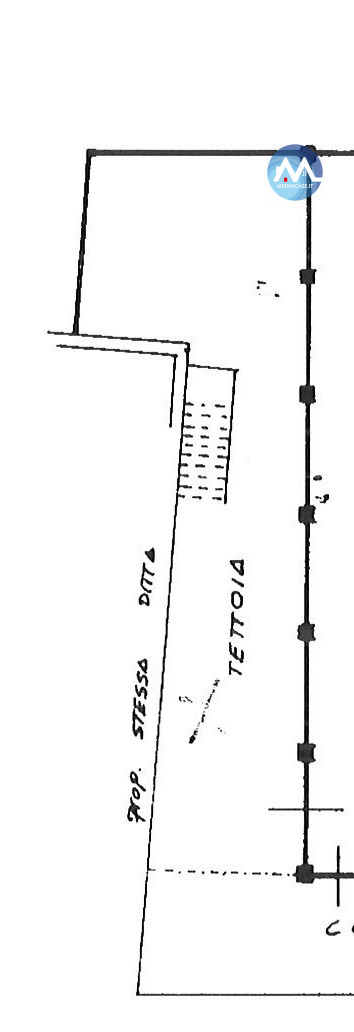 Primo piano intero di 360 mq da ristrutturare. Investimento ideale per imprese