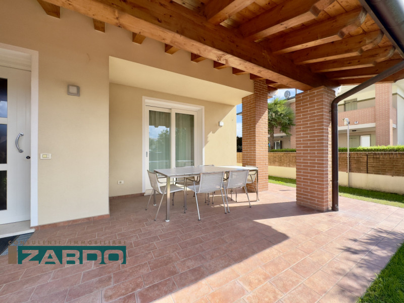 Rif. C-225 NE ( per info 350 5383983 | Giacomo )

In una ricercata area residenziale, comoda a tu...