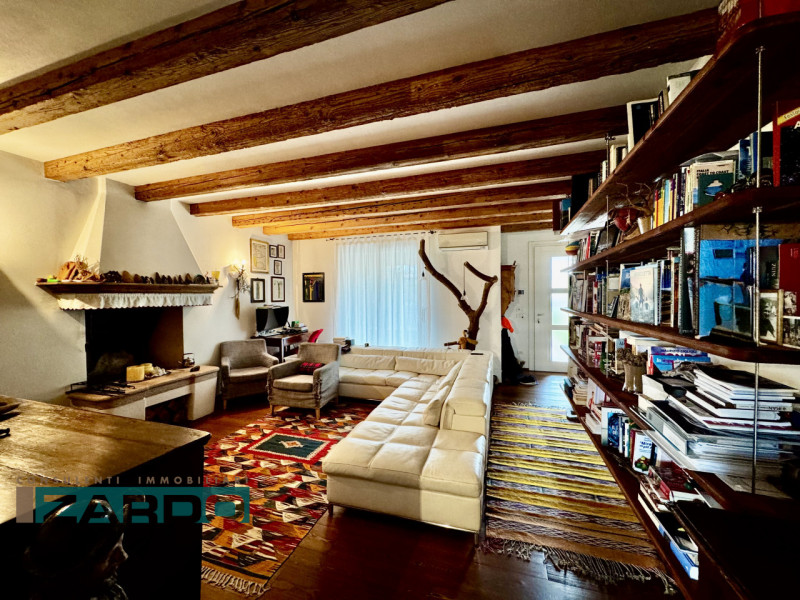 Rif. C-225 NE ( per info 350 5383983 | Giacomo )

In una ricercata area residenziale, comoda a tu...