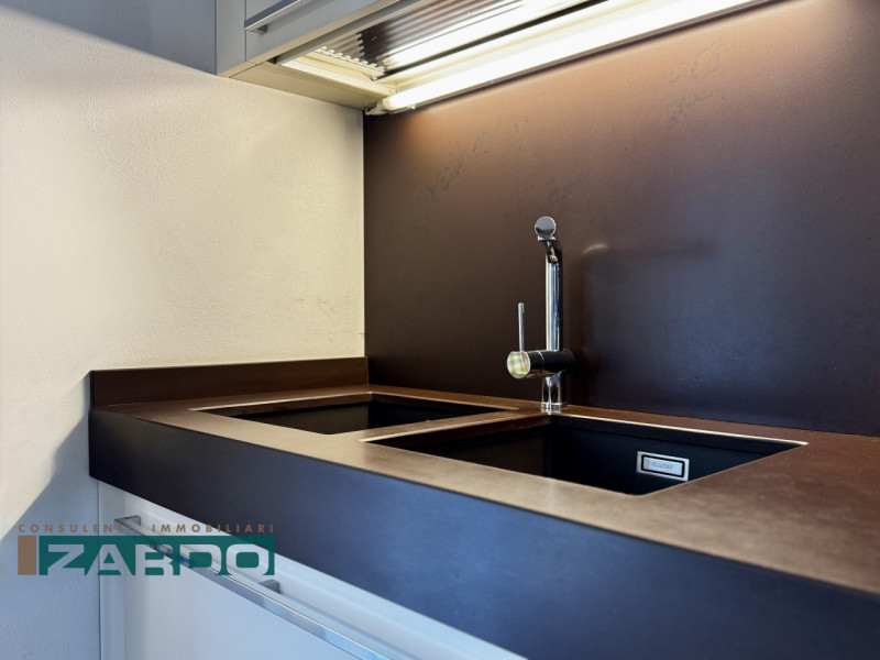 Rif. C-225 NE ( per info 350 5383983 | Giacomo )

In una ricercata area residenziale, comoda a tu...