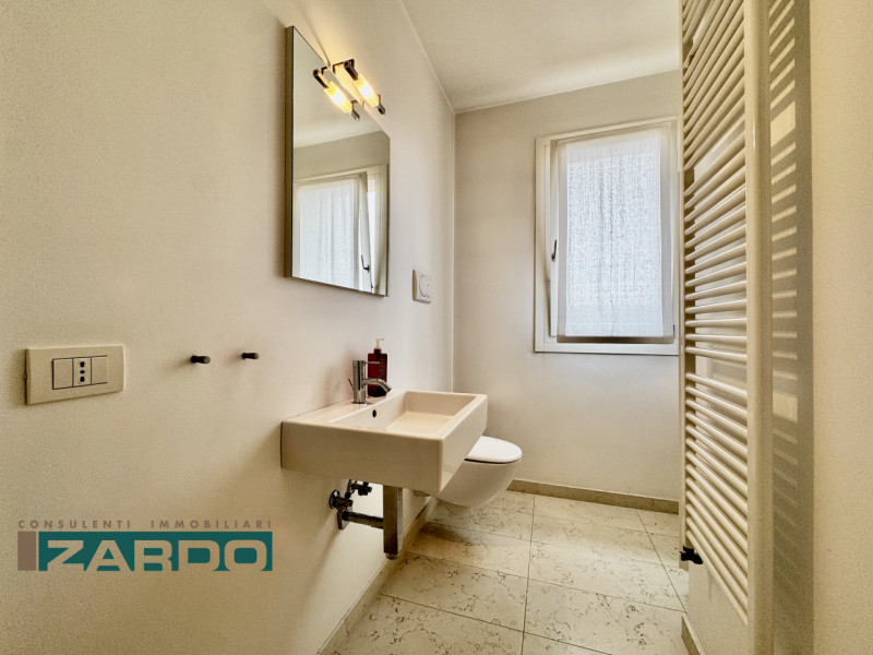 Rif. C-225 NE ( per info 350 5383983 | Giacomo )

In una ricercata area residenziale, comoda a tu...