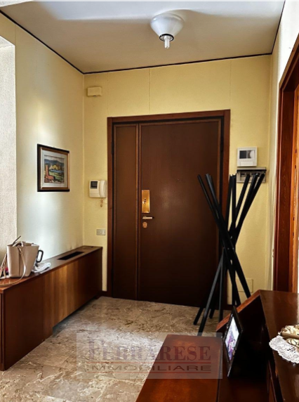 Scoprite un'opportunità unica nel cuore di Padova! Vi presentiamo un appartamento spazioso e lumi...