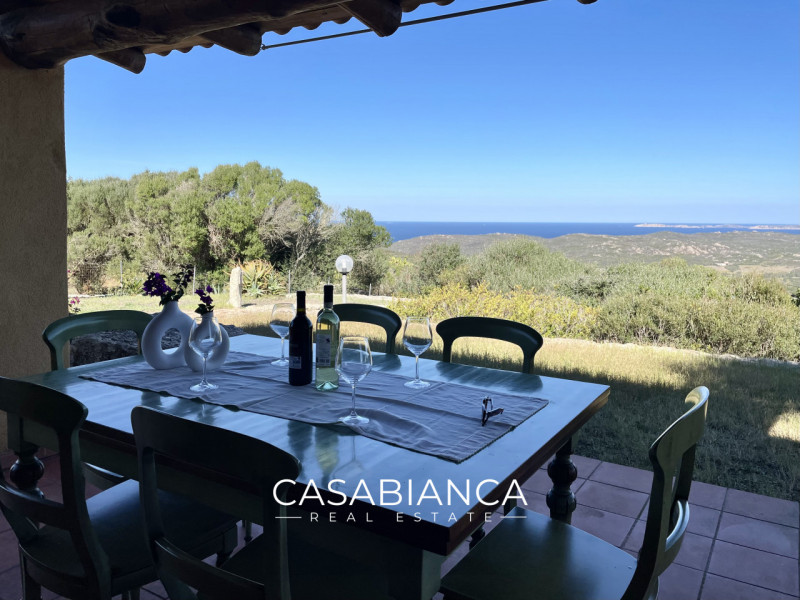 All’interno del rinomato villaggio residenziale “Capizza di Vacca”, perfettamente integrato nel p...