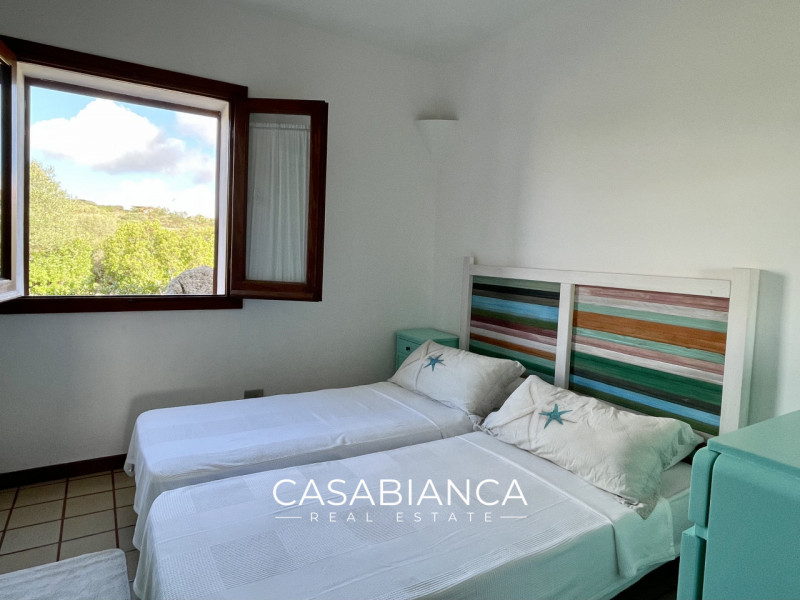 All’interno del rinomato villaggio residenziale “Capizza di Vacca”, perfettamente integrato nel p...