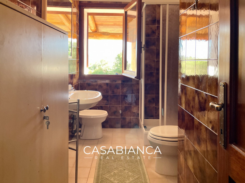 All’interno del rinomato villaggio residenziale “Capizza di Vacca”, perfettamente integrato nel p...