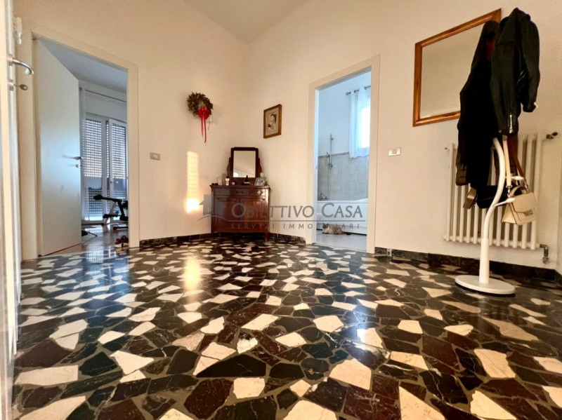 RIF. CM279 – CAMPOLONGO MAGGIORE (VE) 

OCCASIONE UNICA: RESIDENZA A2 CON AMPIO MAGAZZINO, RISTRU...