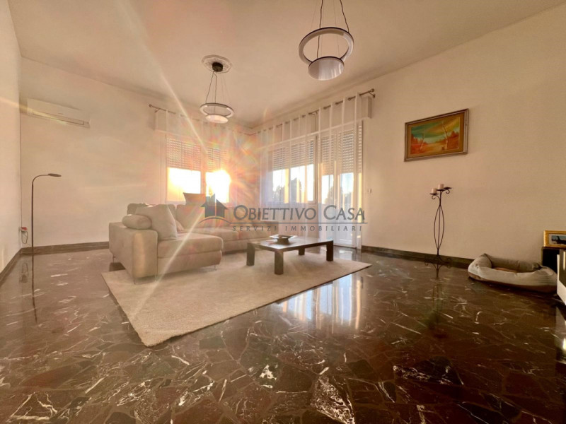 RIF. CM279 – CAMPOLONGO MAGGIORE (VE) 

OCCASIONE UNICA: RESIDENZA A2 CON AMPIO MAGAZZINO, RISTRU...