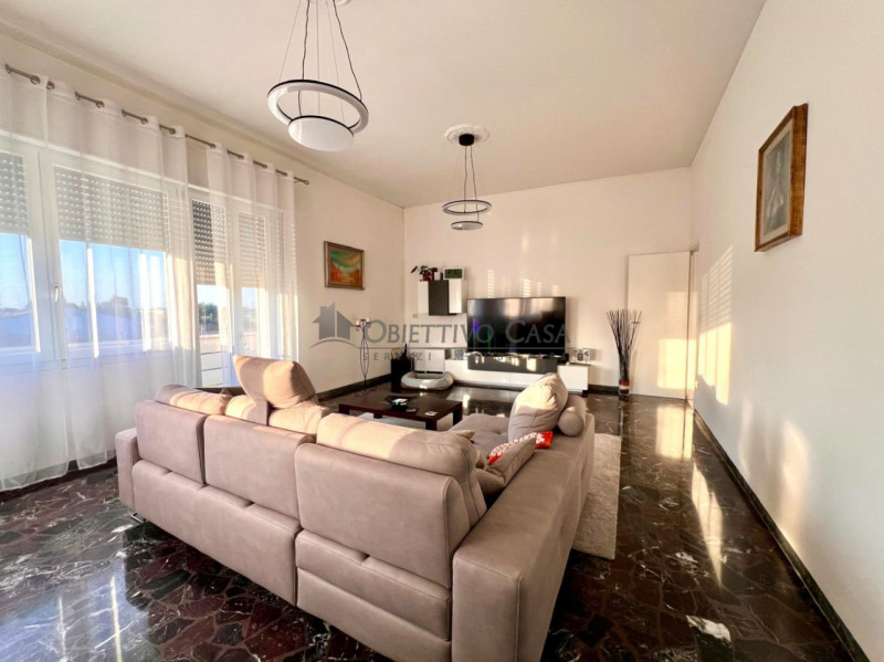 RIF. CM279 – CAMPOLONGO MAGGIORE (VE) 

OCCASIONE UNICA: RESIDENZA A2 CON AMPIO MAGAZZINO, RISTRU...