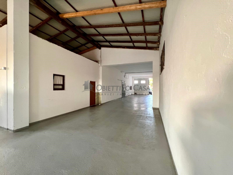 RIF. CM279 – CAMPOLONGO MAGGIORE (VE) 

OCCASIONE UNICA: RESIDENZA A2 CON AMPIO MAGAZZINO, RISTRU...