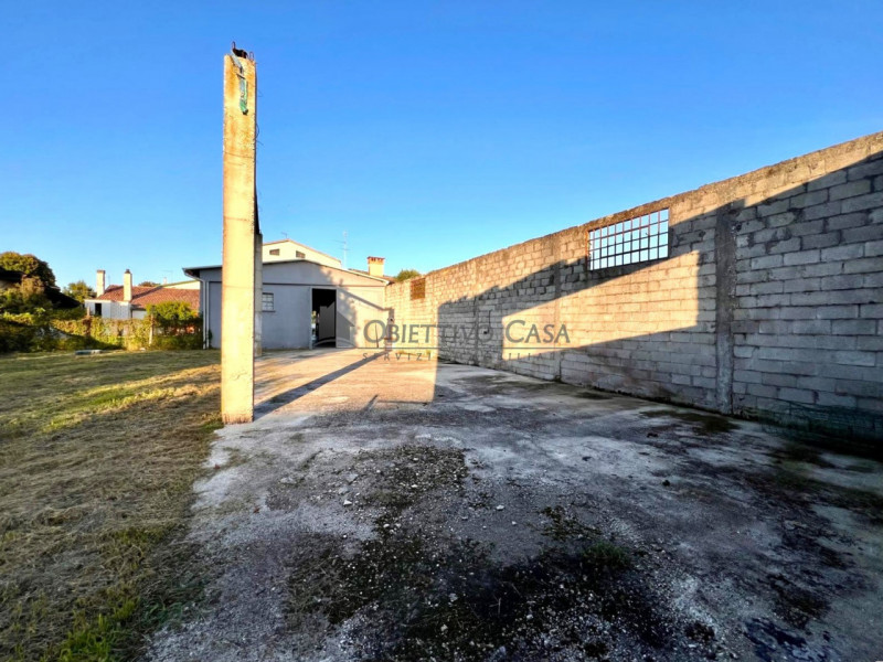 RIF. CM275 – CAMPOLONGO MAGGIORE (VE) 

OCCASIONE IRRIPETIBILE: RESIDENZA CLASSE A2 CON ENORME PO...