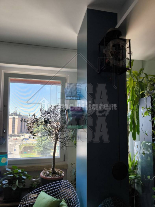 Scopri questo splendido appartamento trilocale di circa 80 mq, situato nel cuore del quartiere Sa...