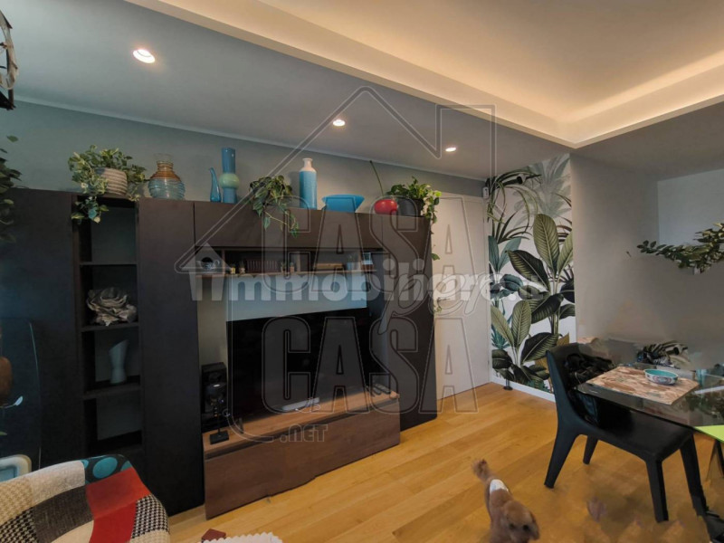 Scopri questo splendido appartamento trilocale di circa 80 mq, situato nel cuore del quartiere Sa...